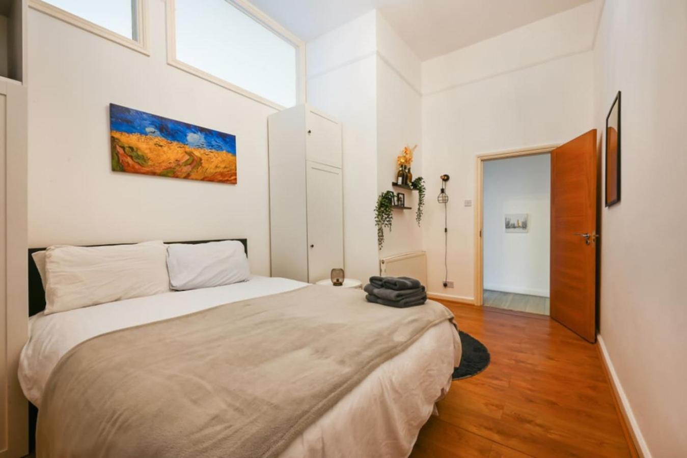 Holiday home Charming 3br By Redcliffe Gdns London