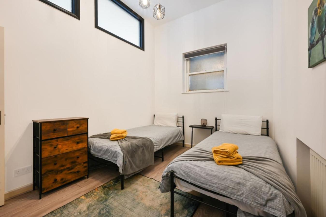 Charming 3br By Redcliffe Gdns *