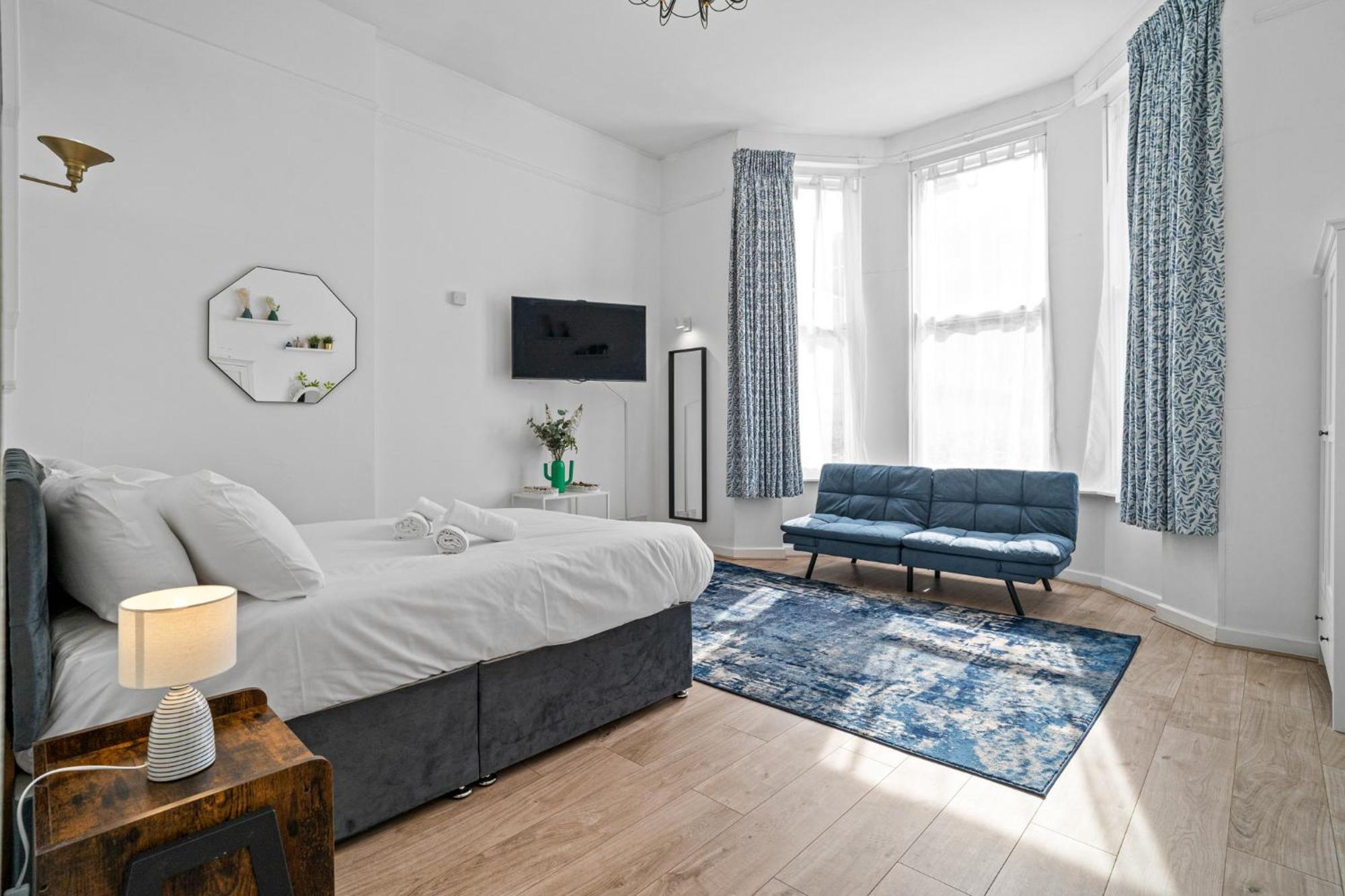Charming 3br By Redcliffe Gdns *
