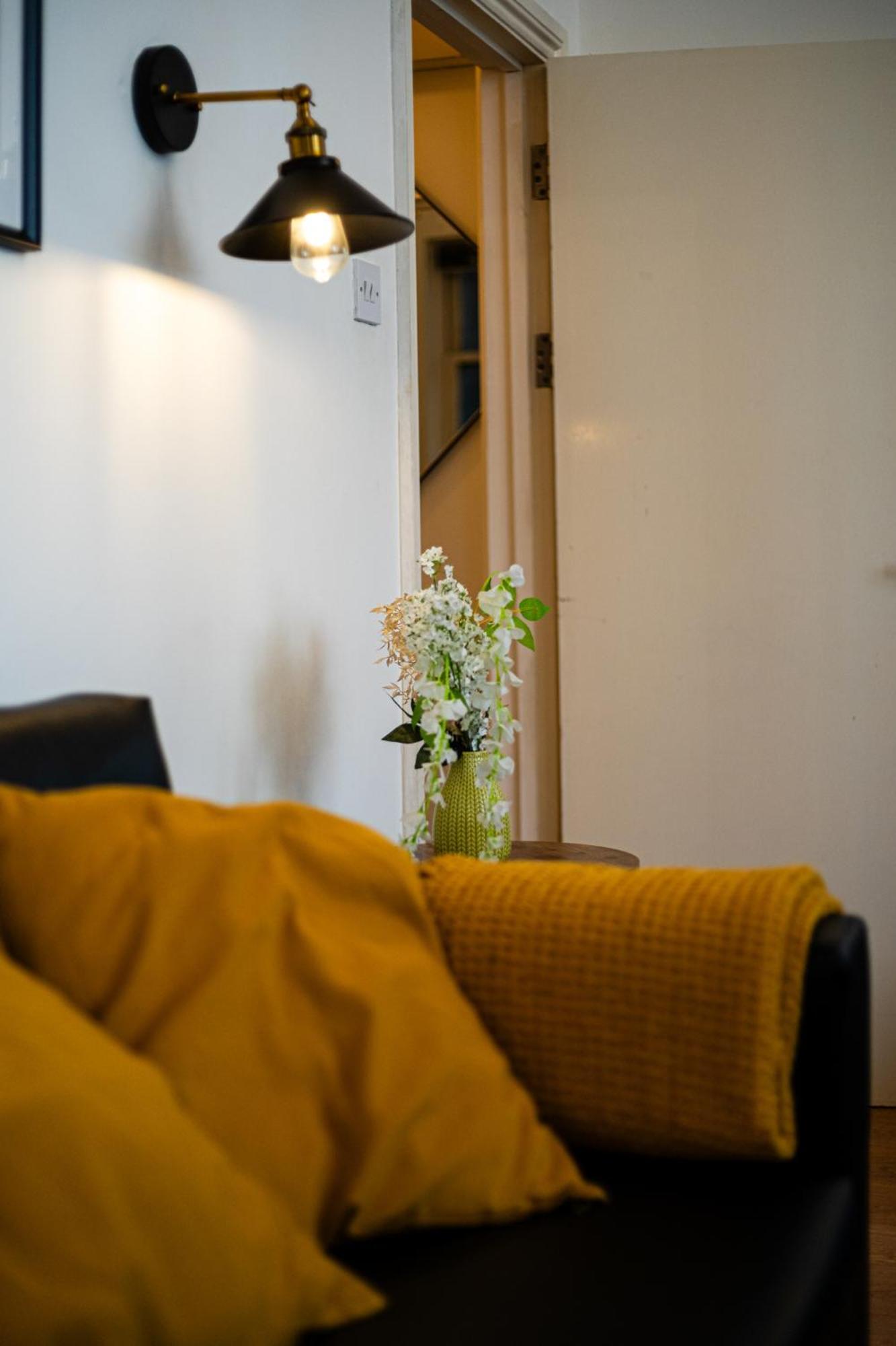 Charming 3br By Redcliffe Gdns Holiday home