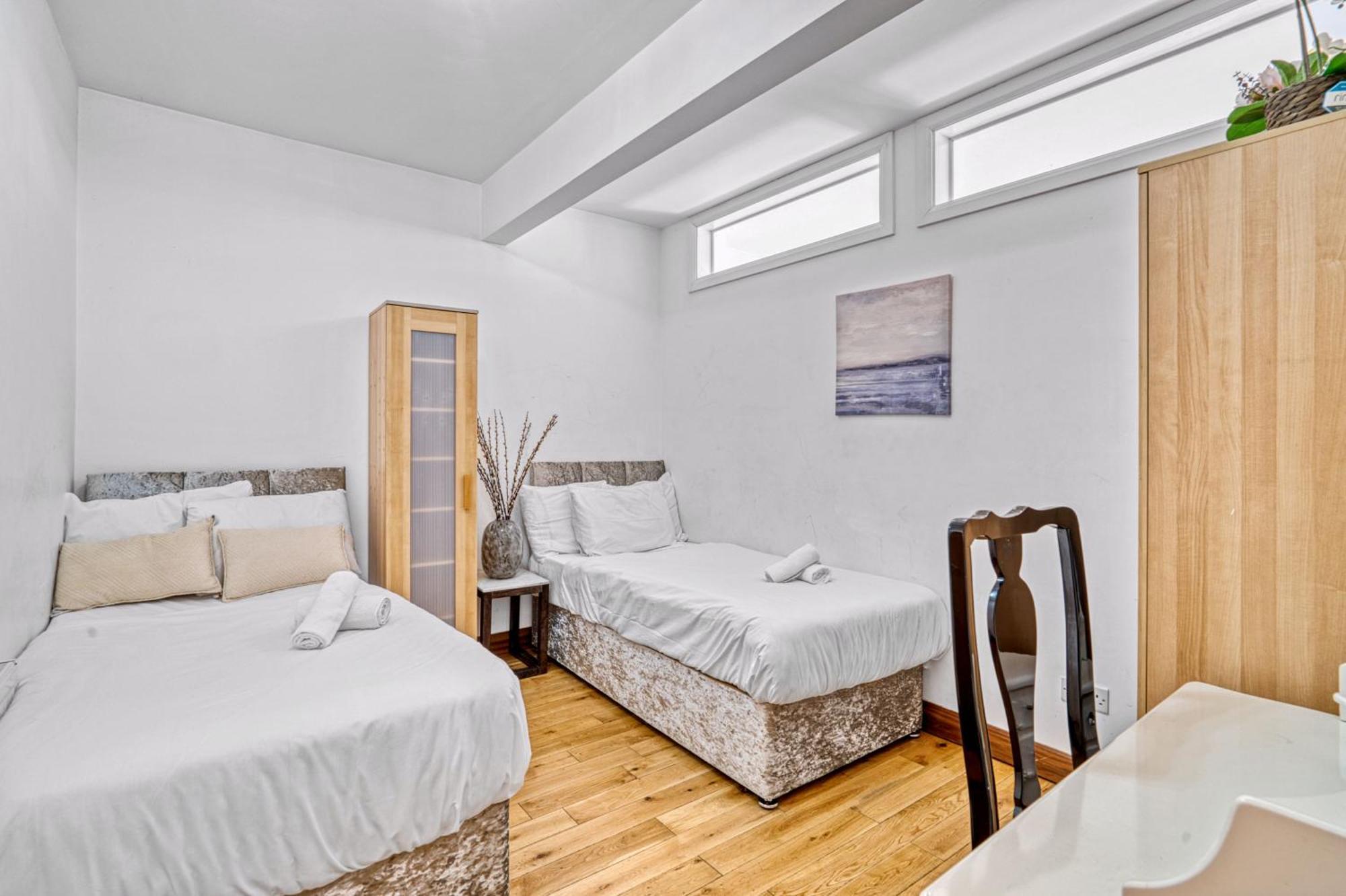 Charming 3br By Redcliffe Gdns Holiday home London